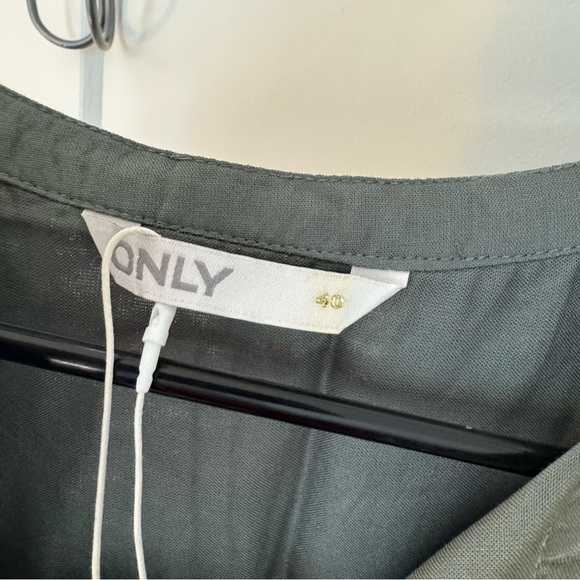 NWT ONLY drop tail sleeveless blouse green gray 40 medium with lace - Picture 5 of 9